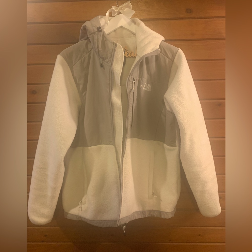 Women’s The North Face fleece jacket